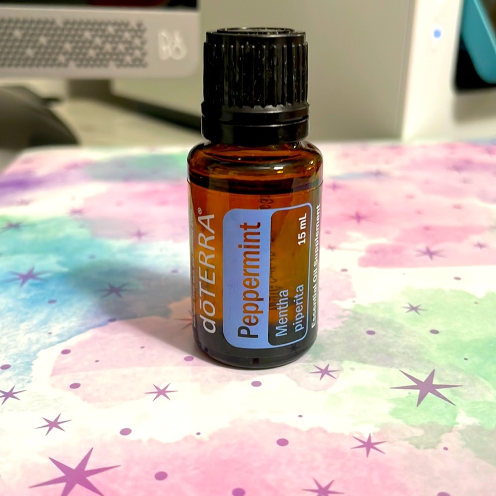 doTerra Peppermint Essential Oil.